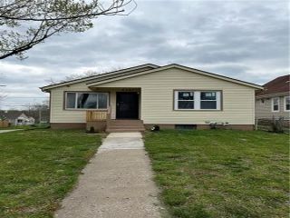 Foreclosed Home - 6201 S BENTON AVE, 64130