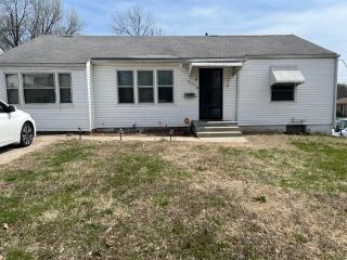 Foreclosed Home - 5247 AGNES AVE, 64130