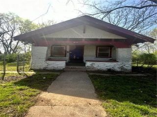Foreclosed Home - 4216 WABASH AVE, 64130