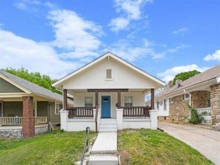 Foreclosed Home - 4510 CHESTNUT AVE, 64130