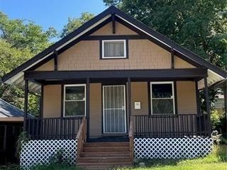 Foreclosed Home - 4933 CHESTNUT AVE, 64130