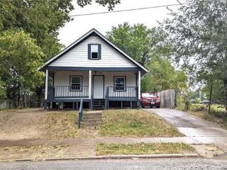 Foreclosed Home - 4215 E 43RD ST, 64130