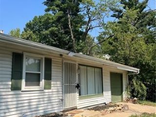 Foreclosed Home - 4516 E 40TH ST, 64130
