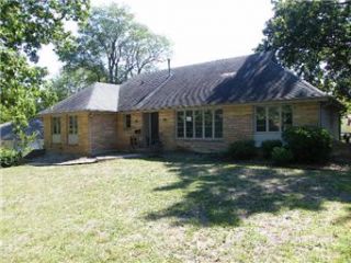 Foreclosed Home - 909 E 83RD ST, 64131