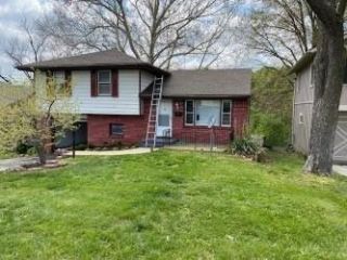 Foreclosed Home - 8402 CAMPBELL ST, 64131