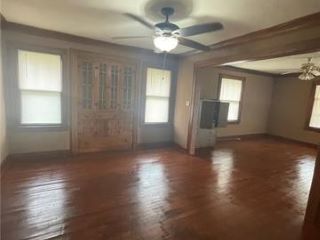 Foreclosed Home - 8505 WAYNE AVE, 64131