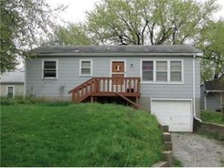 Foreclosed Home - 2305 E 81ST ST, 64132