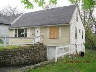 Foreclosed Home - 3824 E 71ST ST, 64132