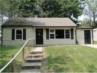 Foreclosed Home - 8008 PARK AVE, 64132
