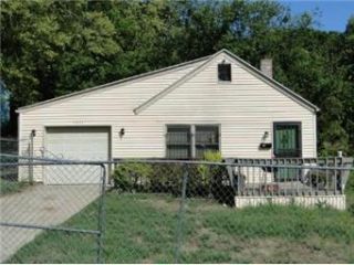 Foreclosed Home - 7611 WABASH AVE, 64132