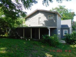 Foreclosed Home - 2129 E 77TH TER, 64132