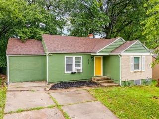 Foreclosed Home - 6645 INDIANA AVE, 64132