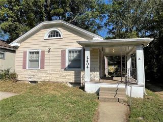 Foreclosed Home - 2404 E 67TH TER, 64132