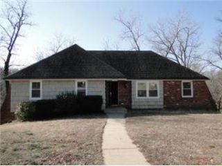 Foreclosed Home - 6920 WILDWOOD DR, 64133