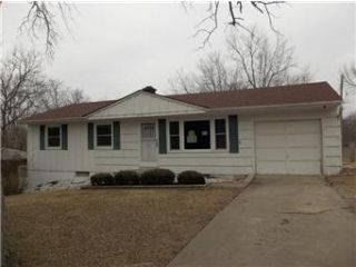 Foreclosed Home - 8904 E 55TH ST, 64133
