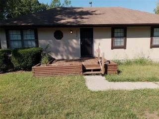Foreclosed Home - 5604 CRESCENT AVE, 64133