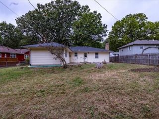 Foreclosed Home - 6005 STERLING AVE, 64133