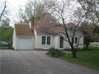 Foreclosed Home - 11102 APPLEWOOD DR, 64134