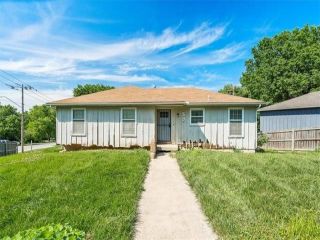 Foreclosed Home - 5800 E 99TH ST, 64134