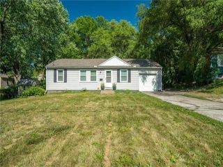 Foreclosed Home - 10005 HILLCREST RD, 64134