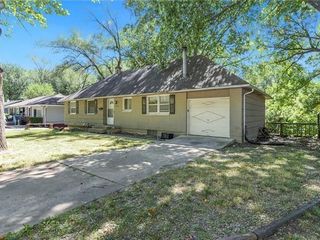 Foreclosed Home - 6305 E 101ST TER, 64134