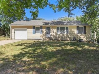 Foreclosed Home - 10010 BELLAIRE AVE, 64134
