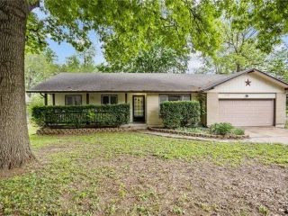 Foreclosed Home - 10754 CYPRESS AVE, 64137