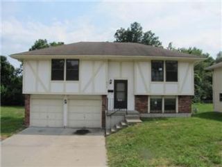 Foreclosed Home - 8915 E 87TH ST, 64138