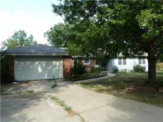 Foreclosed Home - 8513 ASH AVE, 64138