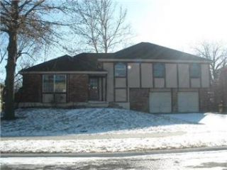 Foreclosed Home - 10301 E 78TH ST, 64138