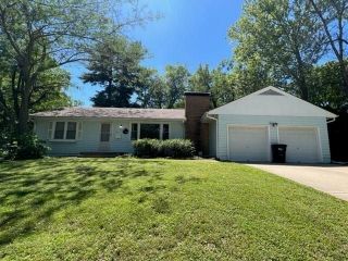 Foreclosed Home - 7612 HARRIS AVE, 64138