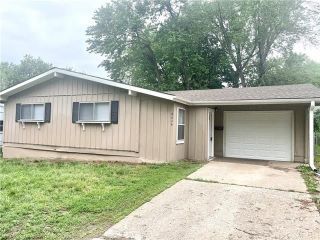 Foreclosed Home - 8606 E 92ND PL, 64138
