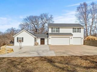 Foreclosed Home - 8636 TRAIL RIDGE ST, 64139