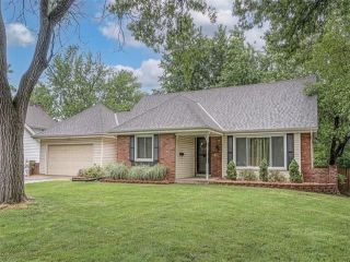 Foreclosed Home - 6508 N OVERLAND DR, 64151