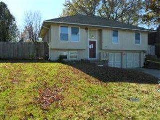 Foreclosed Home - 8431 NW 68TH ST, 64152
