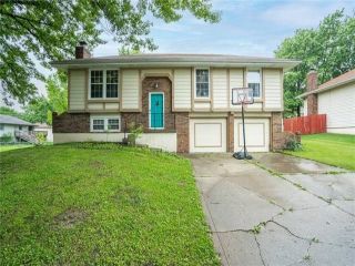 Foreclosed Home - 7303 NW 78TH ST, 64152