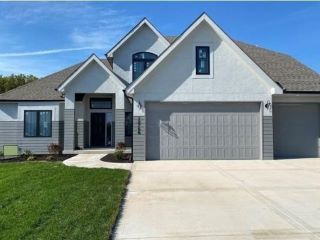 Foreclosed Home - 13641 CHERRY BARK CT, 64152