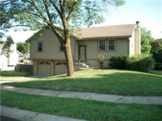 Foreclosed Home - 2400 NW 84TH TER, 64154