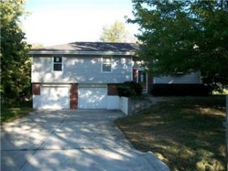 Foreclosed Home - 10725 N MCGEE ST, 64155
