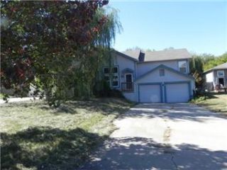 Foreclosed Home - 11544 N OAK TRFY, 64155