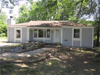Foreclosed Home - 8719 N HIGHLAND AVE, 64155