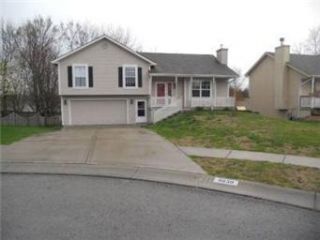Foreclosed Home - 8639 NE 72ND TER, 64158