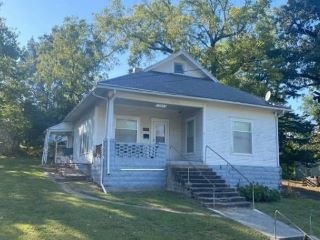 Foreclosed Home - 500 S 15TH ST, 64424
