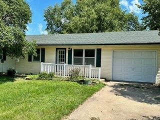 Foreclosed Home - 601 S 9TH ST, 64491