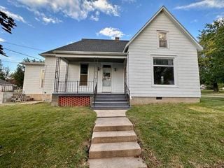 Foreclosed Home - 112 N 4TH ST, 64491