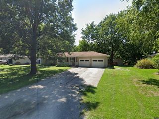 Foreclosed Home - 304 3RD STREET TER, 64492