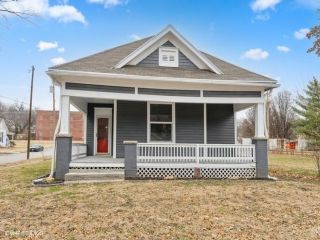 Foreclosed Home - 303 E VALLEY ST, 64504