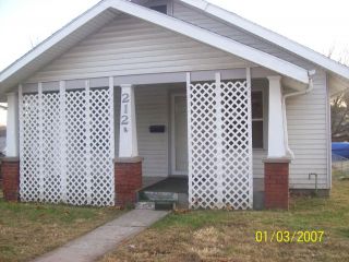 Foreclosed Home - 212 E CHESTNUT ST, 64505