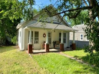 Foreclosed Home - 2109 GREEN VALLEY RD, 64505