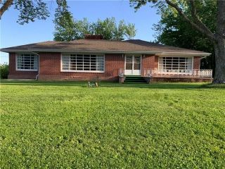 Foreclosed Home - 4210 GENE FIELD RD, 64506